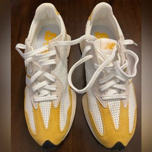 Brand New Gold New Balance 327